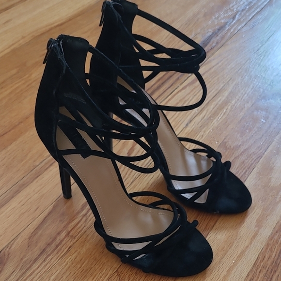 Forever 21 Shoes - 🔶️5 for $30🔶️ Strappy Black Faux Suede Hi Heeled Sandals